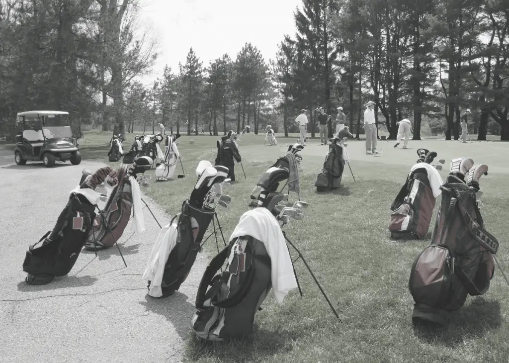 Golf Bags with Golf Towels