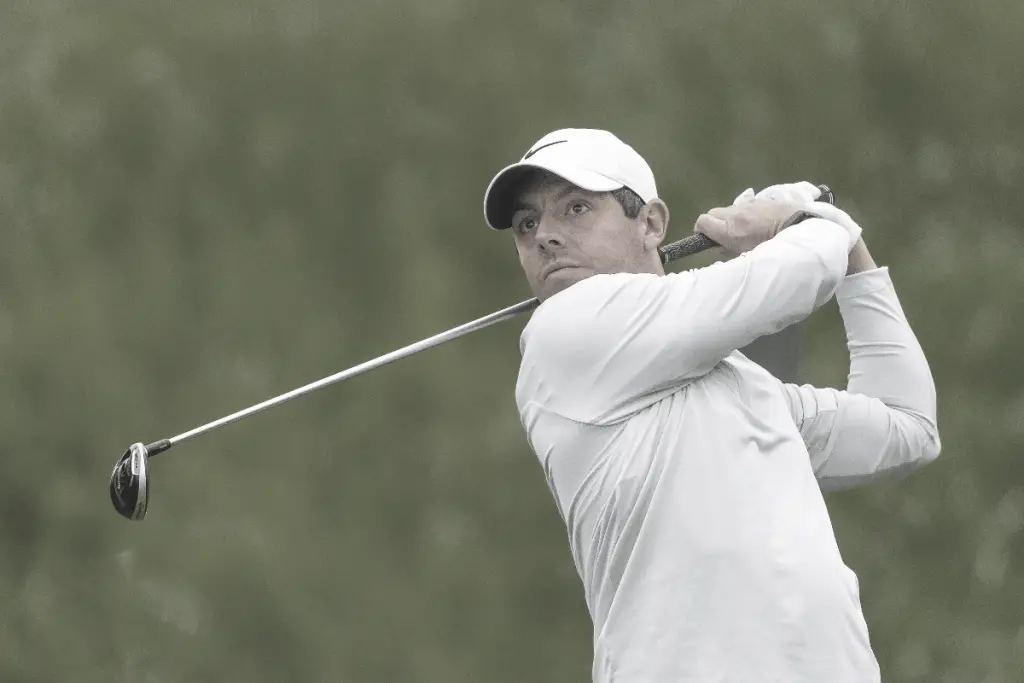 Rory Mcilroy hitting fairway wood 