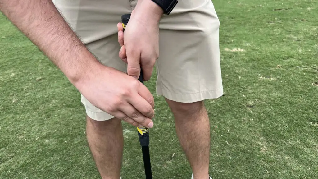 The Claw Putting Grip